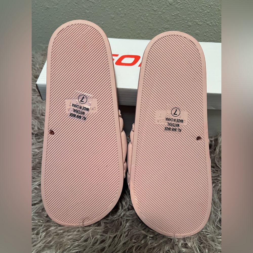 NIB Soda April Studded Pink Slides Size 7 - Picture 7 of 7